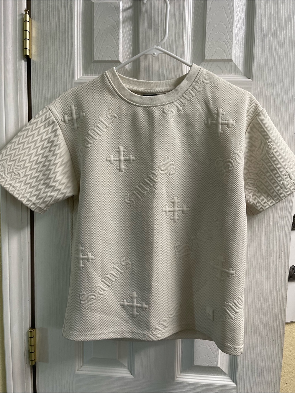 Saints Studio Boys Taupe Embossed Paisley T- Shirt Sz L